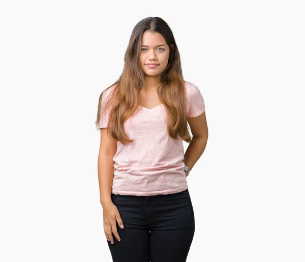 Młoda Piękna Brunetka Kobieta Ubrana Różowy Shirt Białym Tle Poważną — Zdjęcie stockowe