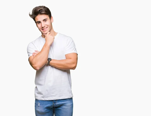 Joven Hombre Guapo Con Camiseta Blanca Sobre Fondo Aislado Mirando —  Fotos de Stock