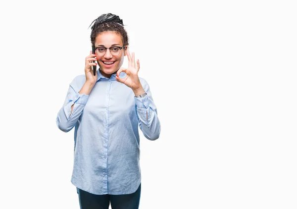 Young Gevlochten Haar Afrikaanse Amerikaanse Bedrijfsleven Meisje Weergegeven Bellen Smartphone — Stockfoto