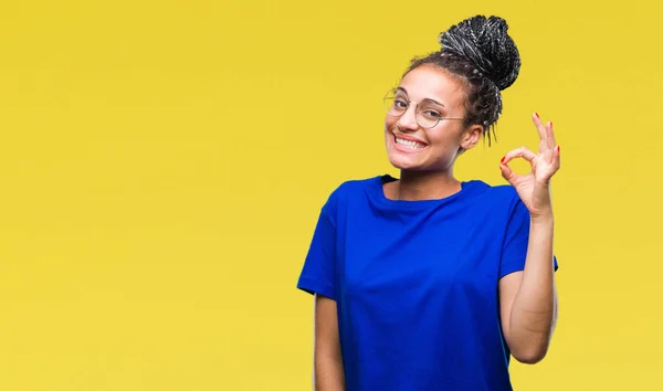 Jovem Trançado Cabelo Afro Americano Menina Vestindo Óculos Sobre Fundo — Fotografia de Stock