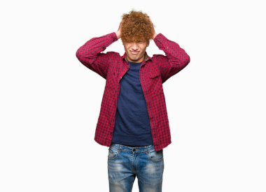 Çünkü çaresiz ve stresli baş ağrısı acı bir ceket afro saçlı Genç yakışıklı öğrenci adam ağrı ve migren. Ellerini kafasına.