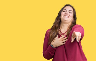 Güzel artı boyutu genç kadın yüzünden izole arka plan sizin parmak el kamerasıyla göğüs üzerinde utanç ifadesi işaret eden gülme