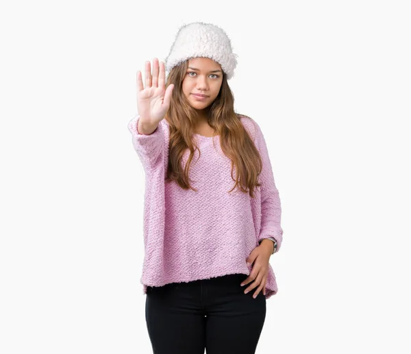 Junge Schöne Brünette Frau Trägt Pullover Und Wintermütze Über Isoliertem — Stockfoto