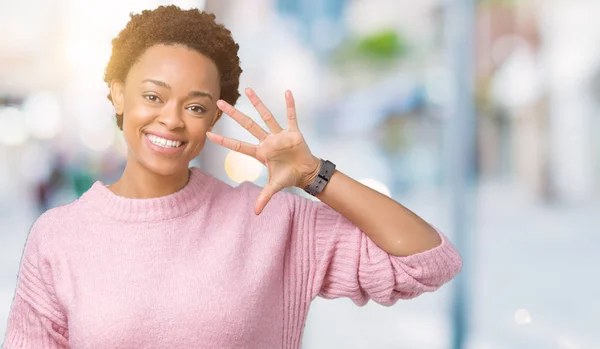 Linda Jovem Afro Americana Sobre Fundo Isolado Mostrando Apontando Para — Fotografia de Stock