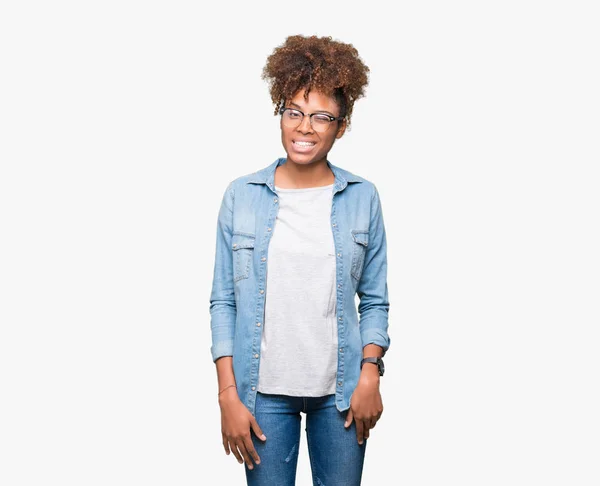 Красива Молода Афро Американських Жінка Окулярах Над Ізольованих Фону Підморгування — стокове фото