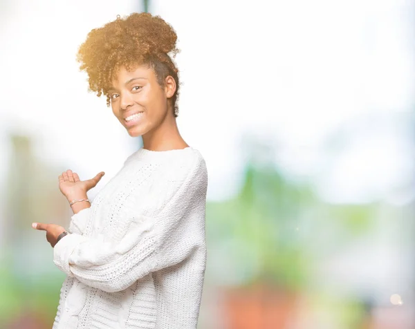 Mooie Jonge African American Vrouw Winter Trui Dragen Geïsoleerde Achtergrond — Stockfoto