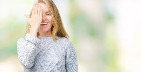 Hermosa Mujer Joven Con Suéter Invierno Sobre Fondo Aislado Que —  Fotos de Stock