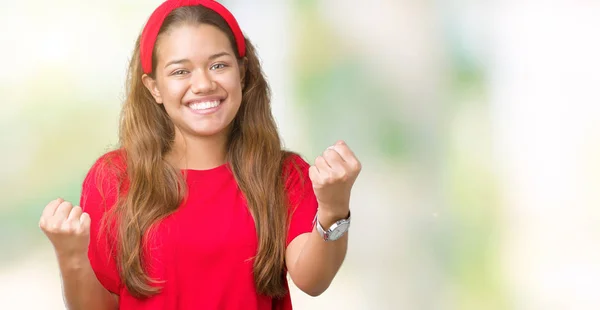 Młoda Piękna Brunetka Kobieta Noszenie Shirt Czerwony Białym Tle Bardzo — Zdjęcie stockowe