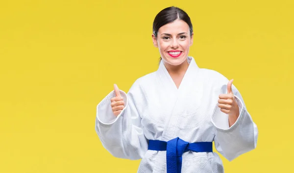 Jovem Mulher Bonita Vestindo Uniforme Kimono Karatê Sobre Isolado Sinal — Fotografia de Stock