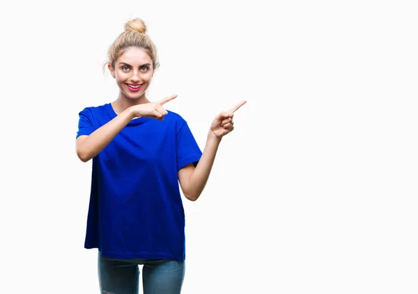 Jovem Linda Loira Olhos Azuis Mulher Vestindo Camiseta Azul Sobre — Fotografia de Stock