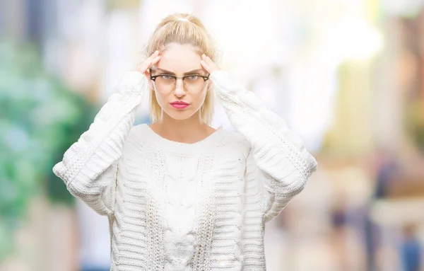 Jonge Mooie Blonde Vrouw Bril Geïsoleerd Achtergrond Met Hand Het — Stockfoto