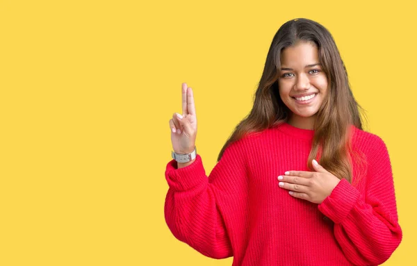 Jovem Bela Mulher Morena Vestindo Camisola Vermelha Inverno Sobre Fundo — Fotografia de Stock