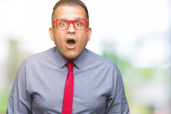 Hombre Árabe Mediana Edad Con Gafas Rojas Moda Sobre Fondo —  Fotos de Stock