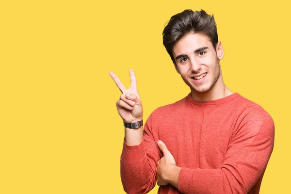 Joven Hombre Guapo Sobre Fondo Aislado Sonriendo Con Cara Feliz —  Fotos de Stock