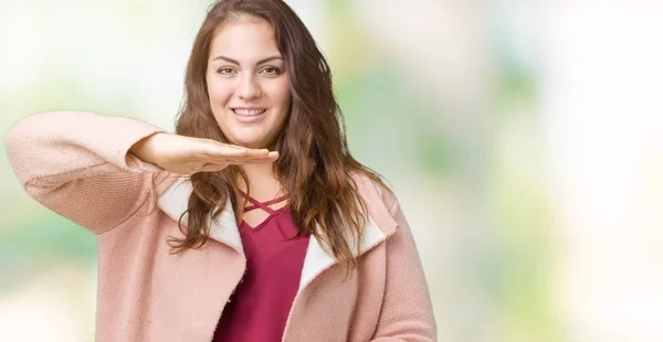 Schöne Size Junge Frau Wintermantel Über Isoliertem Hintergrund Gestikulierend Mit — Stockfoto