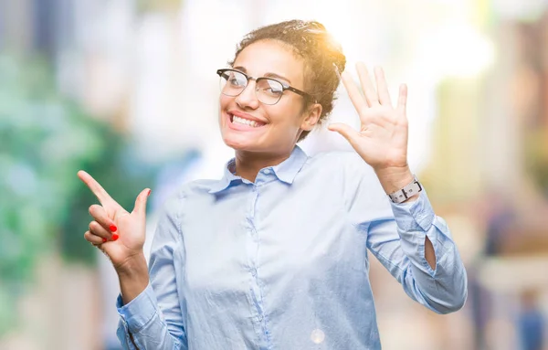 Young Gevlochten Haar Afrikaanse Amerikaanse Bedrijfsleven Meisje Bril Geïsoleerde Achtergrond — Stockfoto