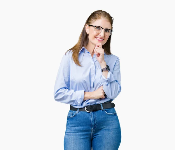 Kobieta Biznesu Dojrzałe Piękne Średnim Wieku Okularach Białym Tle Patrząc — Zdjęcie stockowe