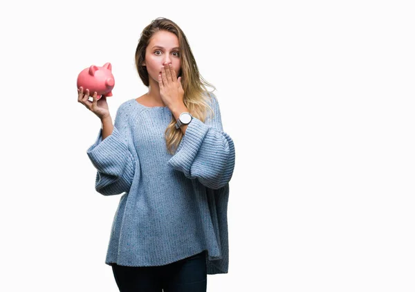 Jonge Mooie Blonde Vrouw Houdt Piggy Bank Geïsoleerde Achtergrond Dekking — Stockfoto