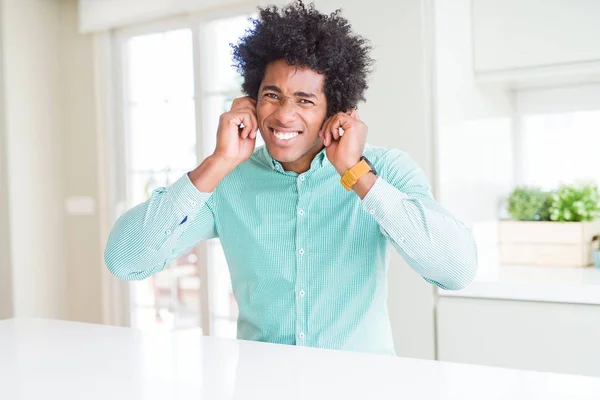 African American Business Man Wearing Elegant Shirt Covering Ears Fingers — Stock fotografie
