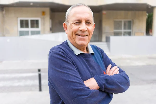 Bonito Homem Meia Idade Sênior Sorrindo Alegre Feliz Positivo Com — Fotografia de Stock