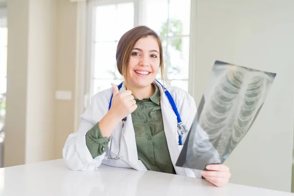 Beautiful Young Doctor Woman Looking Chest Radiography Happy Big Smile — Stock Photo, Image