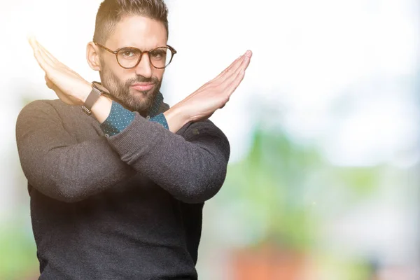 Joven Hombre Guapo Con Gafas Sobre Fondo Aislado Expresión Rechazo —  Fotos de Stock