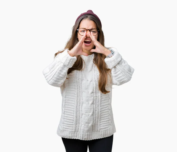 Joven Hermosa Morena Hipster Mujer Con Gafas Sombrero Invierno Sobre —  Fotos de Stock