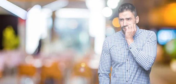 Junger Gutaussehender Mann Mit Isoliertem Hintergrund Der Gestresst Und Nervös — Stockfoto