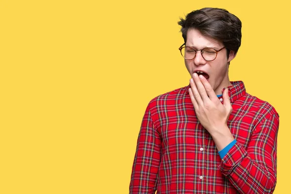 Joven Hombre Guapo Con Gafas Sobre Fondo Aislado Aburrido Bostezo —  Fotos de Stock