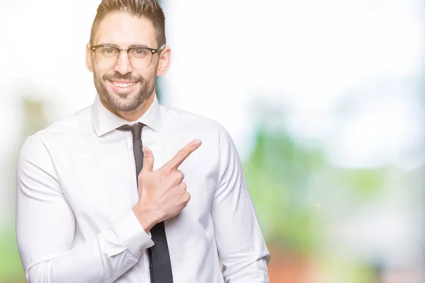 Junger Gutaussehender Geschäftsmann Mit Brille Über Isoliertem Hintergrund Fröhlich Mit — Stockfoto