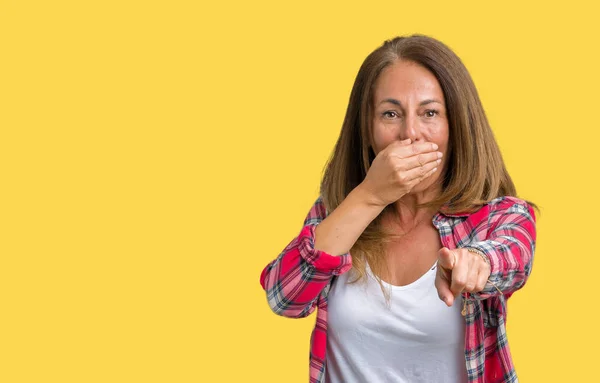 Hermosa Mujer Mediana Edad Vistiendo Sobre Fondo Aislado Riéndose Señalando —  Fotos de Stock