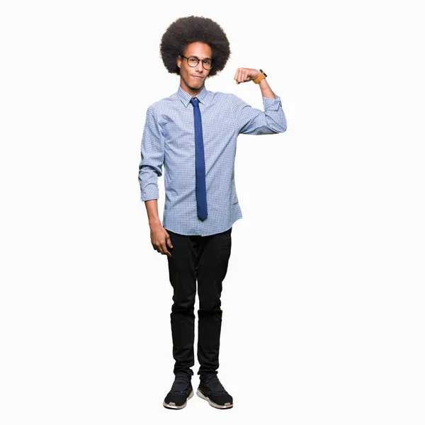 Junger Afrikanisch Amerikanischer Geschäftsmann Mit Afro Haaren Trägt Brille Starke — Stockfoto