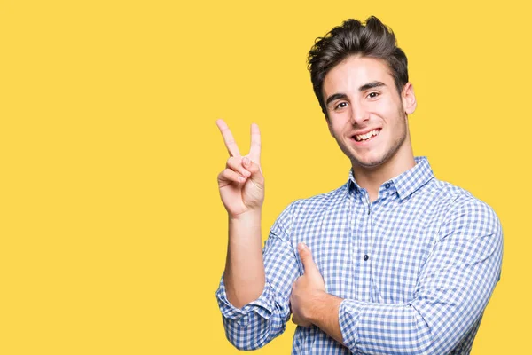 Joven Hombre Negocios Guapo Sobre Fondo Aislado Sonriendo Con Cara —  Fotos de Stock