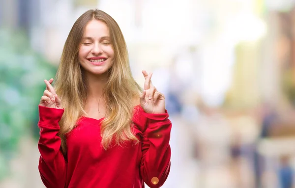 Giovane Bella Donna Bionda Indossa Maglione Rosso Sfondo Isolato Sorridente — Foto Stock