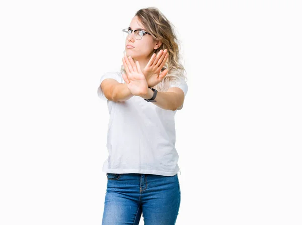 Linda Jovem Loira Usando Óculos Sobre Fundo Isolado Expressão Rejeição — Fotografia de Stock