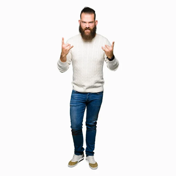 Jeune Homme Hipster Portant Pull Hiver Criant Avec Une Expression — Photo