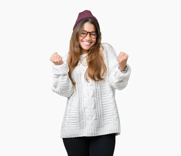 Young Beautiful Brunette Hipster Woman Wearing Glasses Winter Hat Isolated — Stock Photo, Image