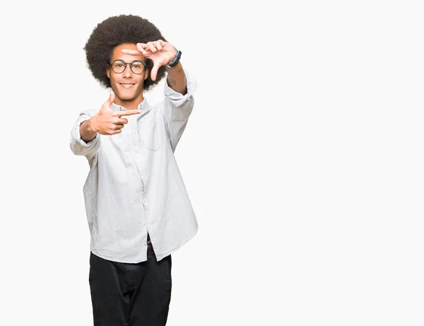 Afro Amerikai Fiatalember Afro Haj Szemüveg Mosolyogva Így Keret Kézzel — Stock Fotó