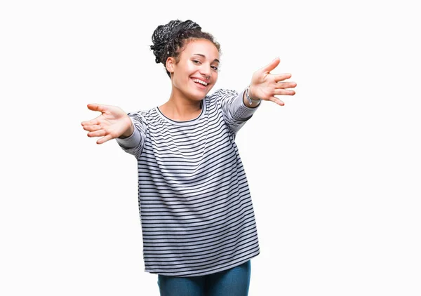 Молодая Афроамериканка Плетеными Волосами Свитере Изолированном Фоне Смотрит Камеру Улыбаясь — стоковое фото