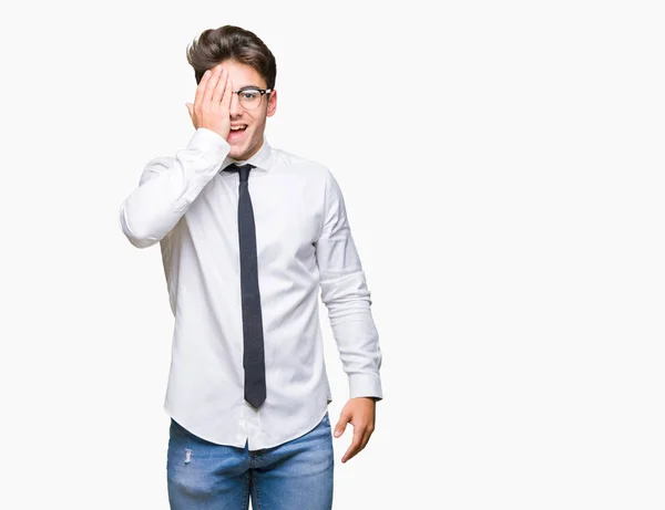 Joven Hombre Negocios Con Gafas Sobre Fondo Aislado Que Cubre —  Fotos de Stock