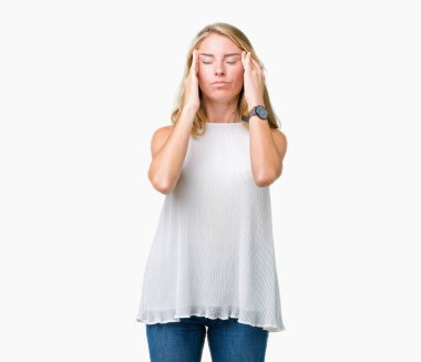 Güzel genç zarif kadın izole arka plan baş baş ağrısı için el ile çünkü stres. Migren muzdarip.