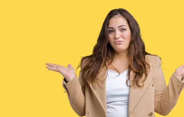 Hermosa Mujer Joven Tamaño Grande Con Abrigo Invierno Sobre Fondo —  Fotos de Stock