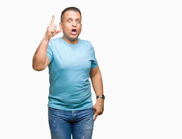 Hombre Árabe Mediana Edad Vistiendo Una Camiseta Azul Sobre Fondo —  Fotos de Stock
