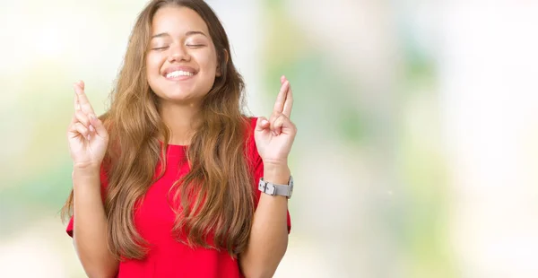 Jonge Mooie Brunette Vrouw Met Rode Shirt Geïsoleerde Achtergrond Glimlachend — Stockfoto