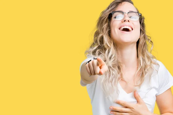 Hermosa Joven Rubia Con Gafas Sobre Fondo Aislado Riéndose Señalando —  Fotos de Stock