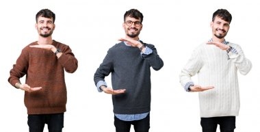 Büyük ve büyük boy işareti gösteren elleri ile izole arka plan gesturing üzerinde bir kazak giyen genç adamın kolaj, ölçü sembolü. Kameraya bakarak gülümsüyor. Ölçme kavramı.