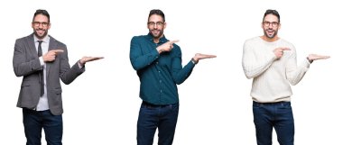 Beyaz izole arka plan üzerinde yakışıklı iş adamı kolaj şaşırttı ve el ile sunarken kameraya gülümseyerek ve parmak ile işaret.