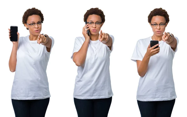 Colagem Jovem Afro Americana Com Cabelo Afro Usando Smartphone Apontando — Fotografia de Stock