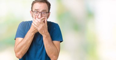 Üzerinde gözlük nedir yakışıklı orta yaş ağarmış komuta sizde arka plan ağız hata için elleriyle kapsayan şok izole. Gizli kavramı.