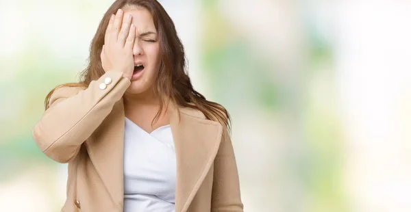 Hermosa Mujer Joven Tamaño Grande Con Abrigo Invierno Sobre Fondo —  Fotos de Stock